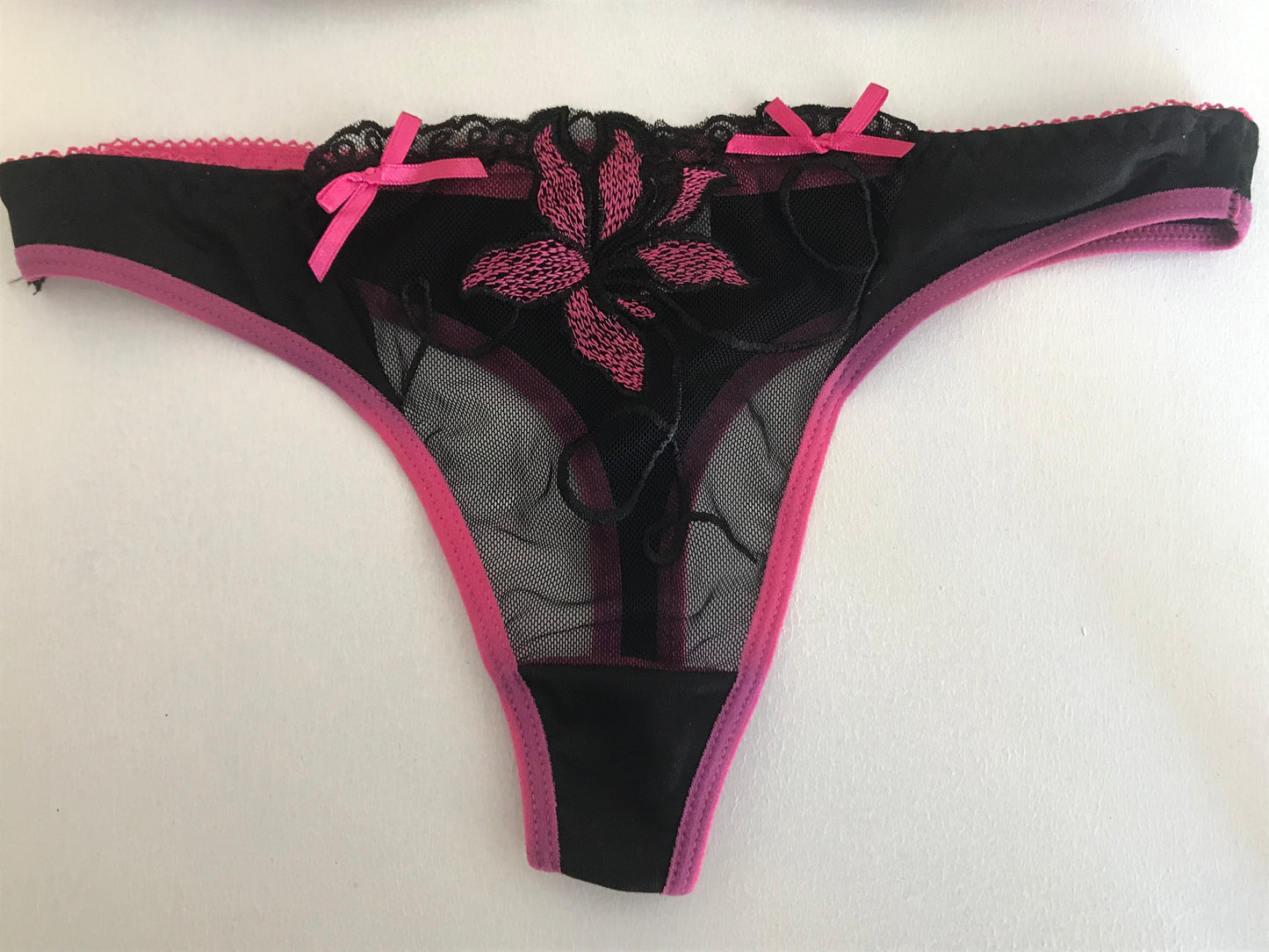 Bra and knicker thong set